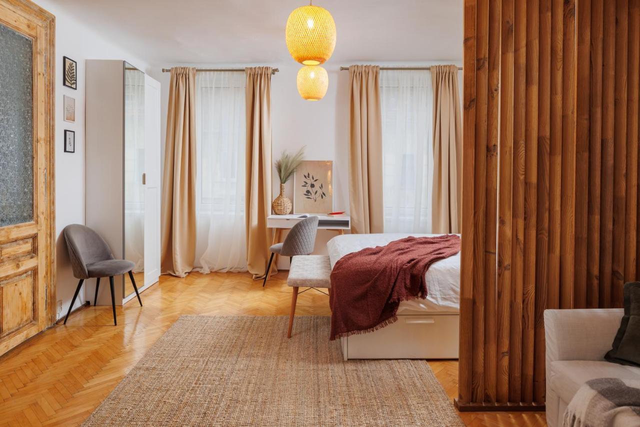Lunga 16 Guesthouse Braşov Esterno foto